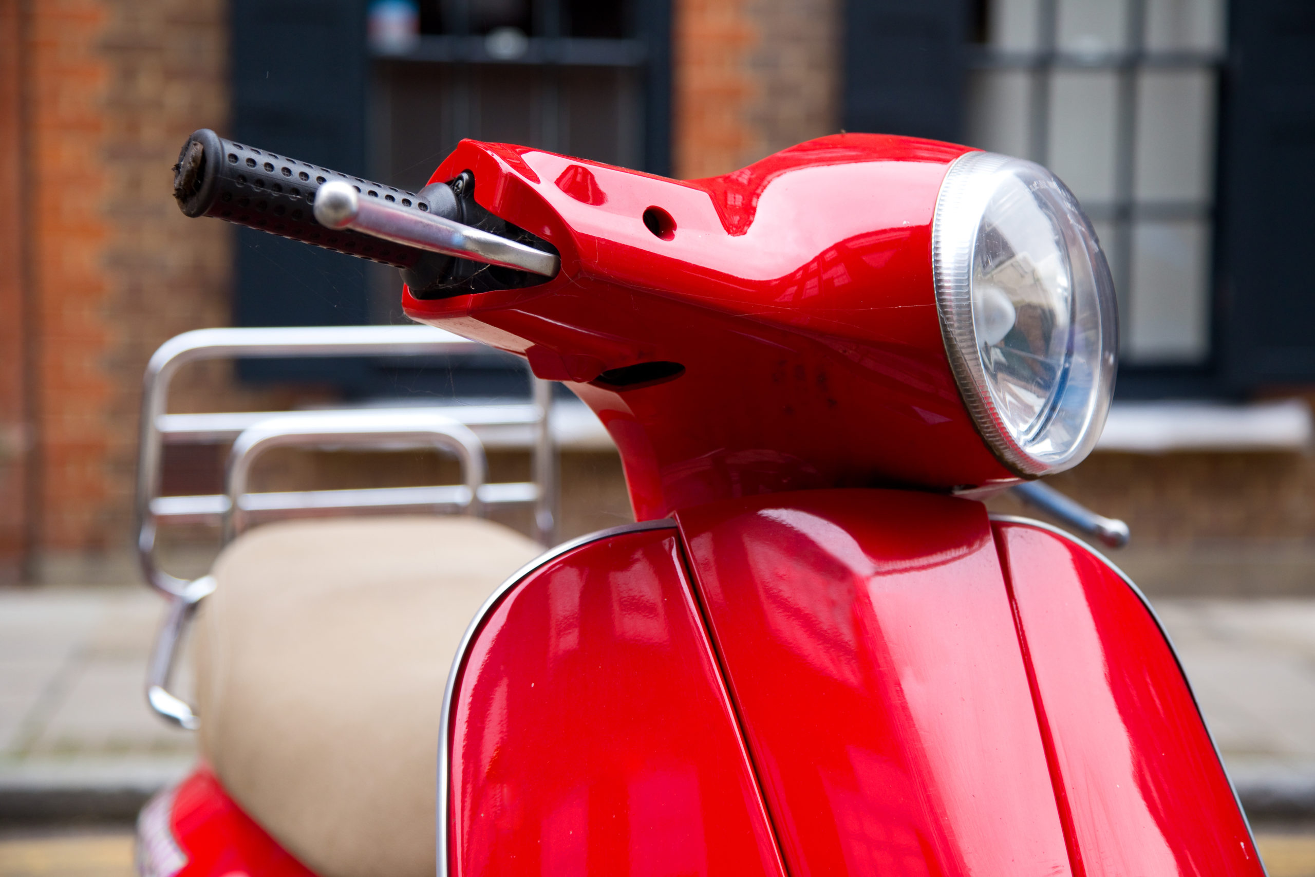 découvrez notre service d'assurance 50cc en ligne, rapide et facile ! protégez votre scooter avec une couverture adaptée à vos besoins, des tarifs compétitifs et une souscription entièrement dématérialisée. obtenez votre devis instantanément et roulez en toute sérénité.