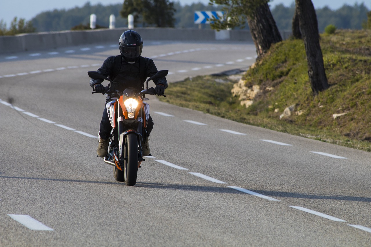 découvrez notre assurance moto a2, conçue spécialement pour les motards de niveau avancé. profitez d'une couverture complète adaptée à vos besoins, avec des options flexibles et des tarifs compétitifs. parcourez les routes en toute sérénité en choisissant une assurance qui vous protège réellement.