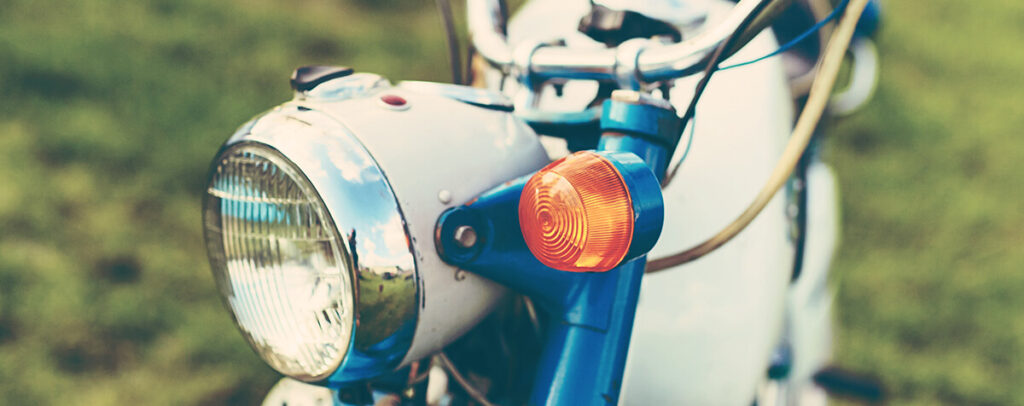 découvrez l'assurance moto vintage adaptée à votre passion pour les véhicules d'époque. protégez votre bolide avec une couverture sur mesure qui valorise son authenticité tout en vous assurant une tranquillité d'esprit sur la route.