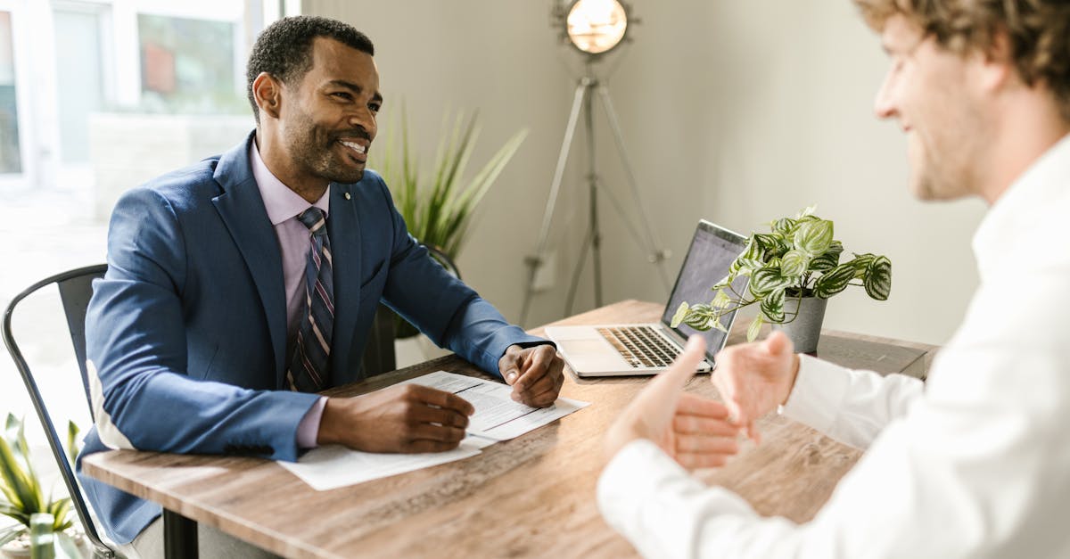 découvrez comment comparer les assurances facilement et rapidement pour trouver la couverture idéale qui répond à vos besoins et à votre budget. ne laissez pas le hasard décider de votre protection, faites le bon choix avec notre guide d'évaluation des meilleures offres d'assurance.