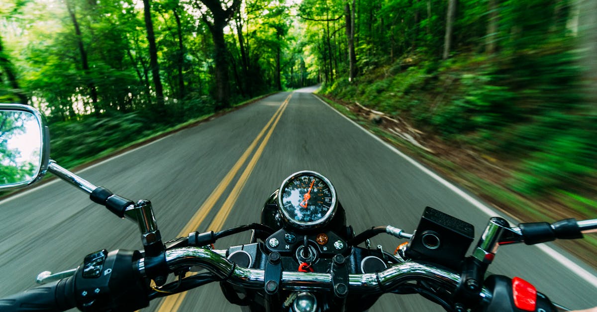découvrez l'univers captivant des motos : des modèles variés aux performances remarquables, explorez les dernières tendances, conseils d'entretien, et tout ce qu'il faut savoir pour vivre votre passion à plein régime.