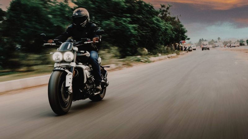 découvrez notre guide complet sur l'assurance moto : types de couvertures, critères de choix, conseils pratiques et astuces pour économiser. protégez votre moto et circulez l'esprit tranquille avec les meilleures options d'assurance.