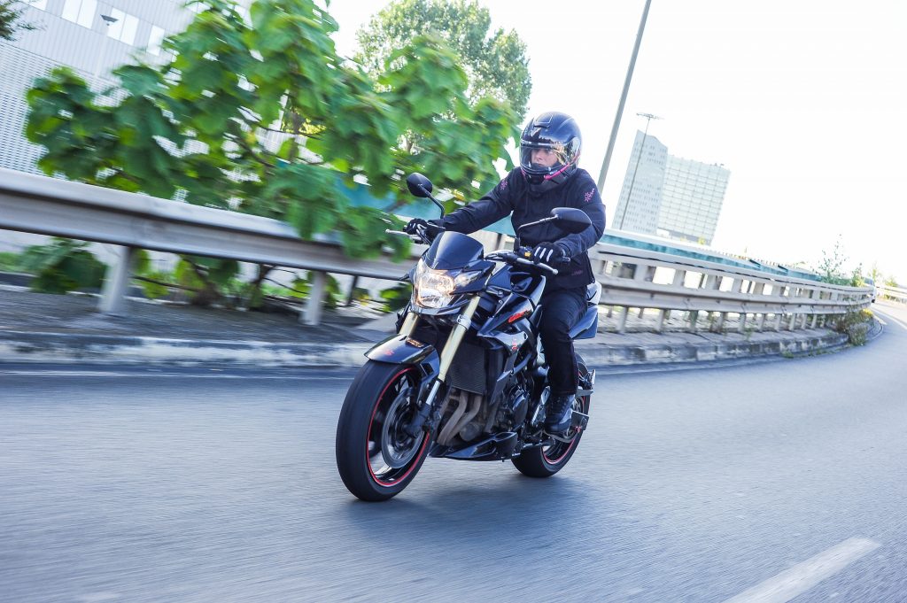 découvrez les options et couvertures de l'assurance moto aviva, adaptées à vos besoins. protégez votre véhicule avec des solutions flexibles et complètes pour une conduite en toute sérénité.