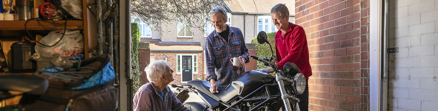 découvrez l'assurance moto groupama, une solution adaptée à vos besoins pour protéger votre deux-roues. profitez de garanties sur mesure, d'assistance 24/7 et d'un service client à l'écoute, le tout pour rouler en toute sérénité.