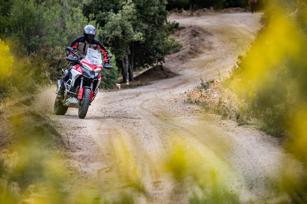 découvrez les avantages de rejoindre une communauté de motards : partage d'expériences, conseils pratiques, entraide, et moments conviviaux entre passionnés. élargissez votre réseau et vivez votre passion du moto dans une ambiance chaleureuse et solidaire.