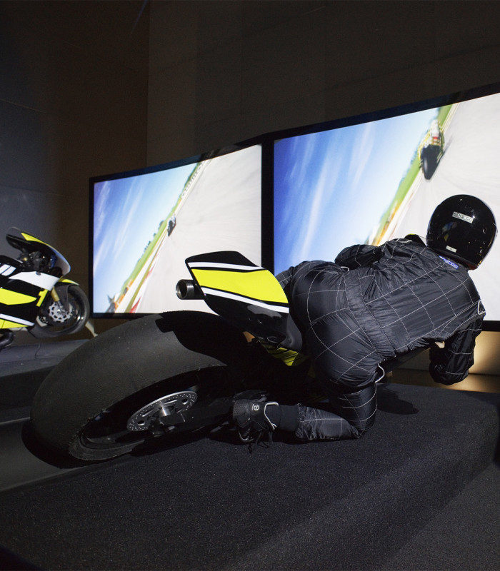 découvrez la simulation moto 2024, une expérience immersive qui vous plonge au cœur de l'univers de la moto. testez vos compétences, explorez des pistes réalistes et ressentez l'adrénaline des courses comme jamais auparavant.