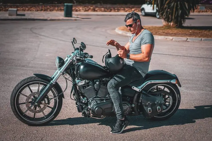 découvrez les meilleures options d'assurance moto à paris pour protéger votre véhicule en toute sérénité. comparez les offres, profitez de tarifs compétitifs et bénéficiez d'une couverture adaptée à vos besoins.