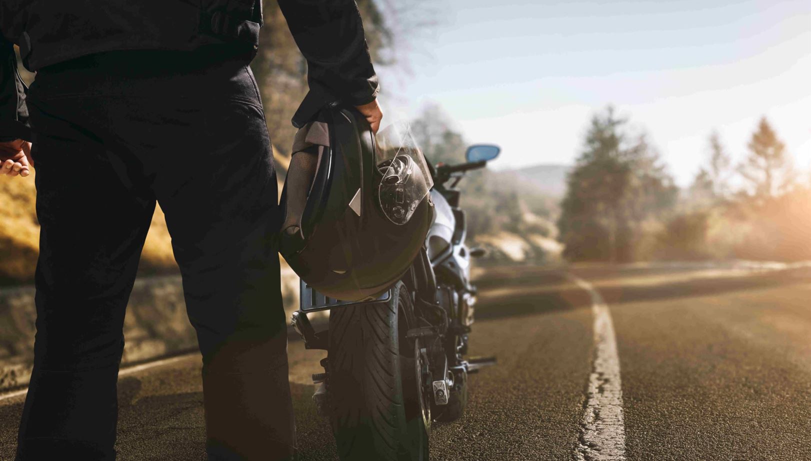 découvrez notre assurance moto pro, spécialement conçue pour les professionnels du deux-roues. protégez votre activité avec des garanties adaptées à vos besoins spécifiques, un service client réactif et des options personnalisables pour une tranquillité d'esprit optimale sur la route.