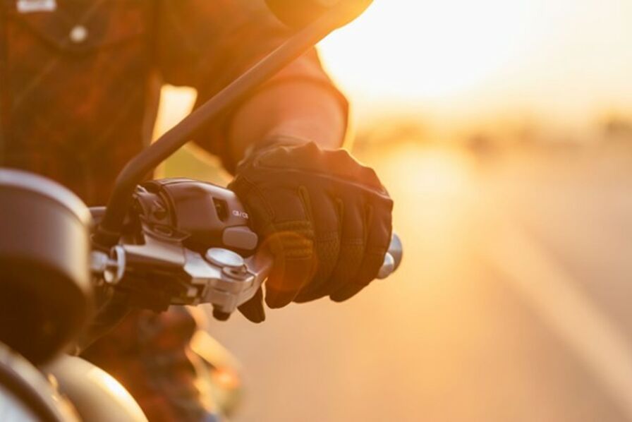 découvrez les clés pour choisir l'assurance moto idéale pour vos besoins. comparez les offres, comprenez les garanties, et trouvez la protection qui vous convient le mieux pour rouler en toute sérénité.