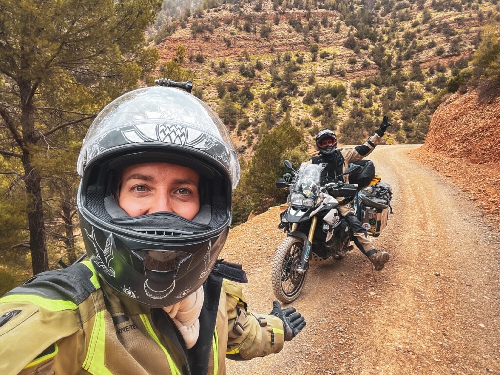 découvrez les secrets d'un voyage à moto réussi : conseils pratiques, itinéraires inoubliables et astuces pour profiter pleinement de votre aventure sur deux roues.