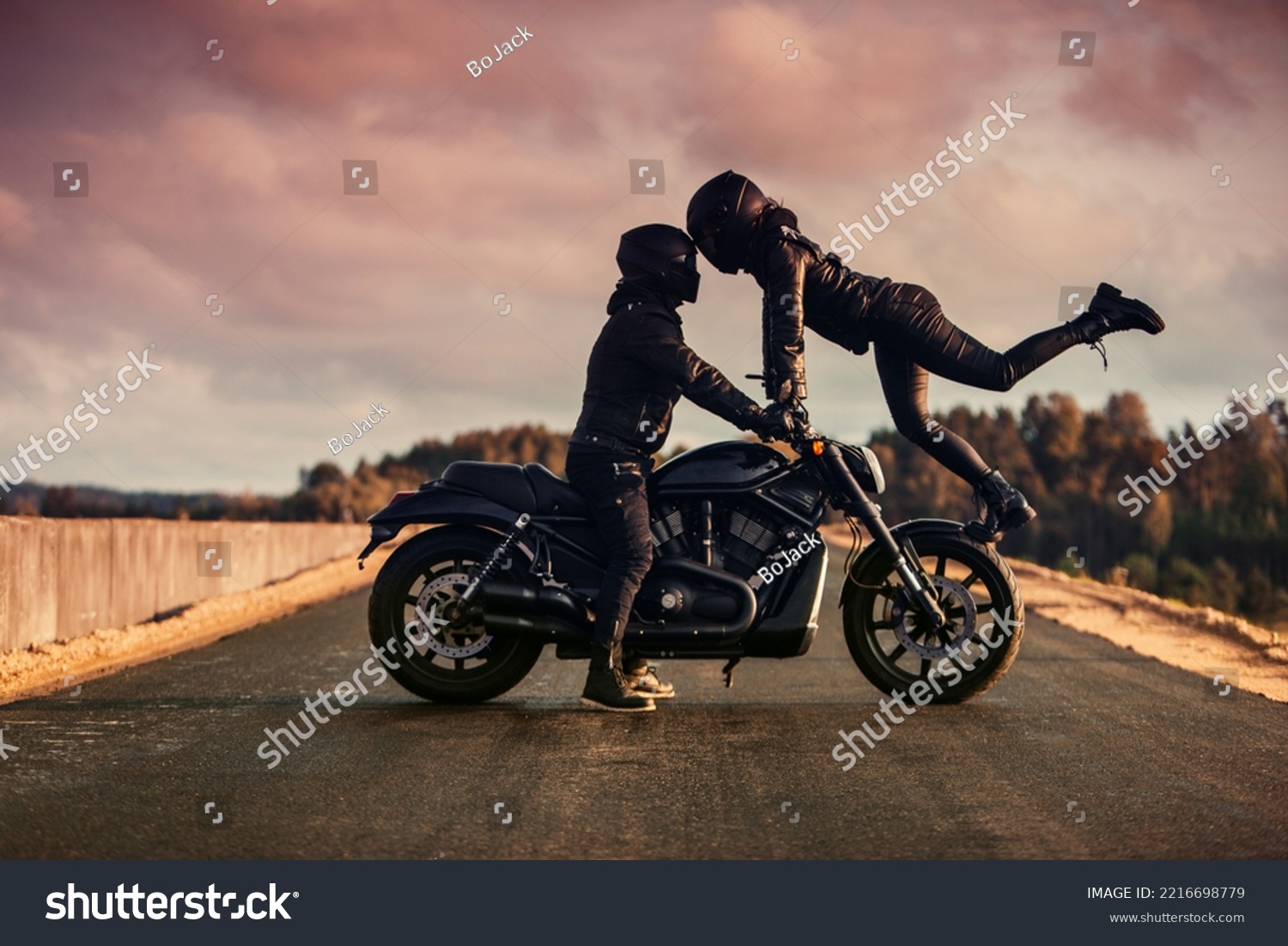 découvrez l'univers fascinant des motards à travers notre portrait captivant. plongez dans leur style de vie audacieux, leur passion pour la route et leur esprit de liberté. un récit vibrant qui célèbre la culture motarde et l'amour de la conduite.