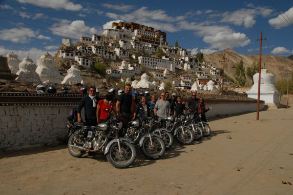 découvrez l'aventure ultime en 2024 avec un voyage à moto à helsinki. explorez des paysages à couper le souffle, vivez des expériences uniques et plongez dans la culture finlandaise. préparez-vous à votre prochaine escapade sur deux roues !